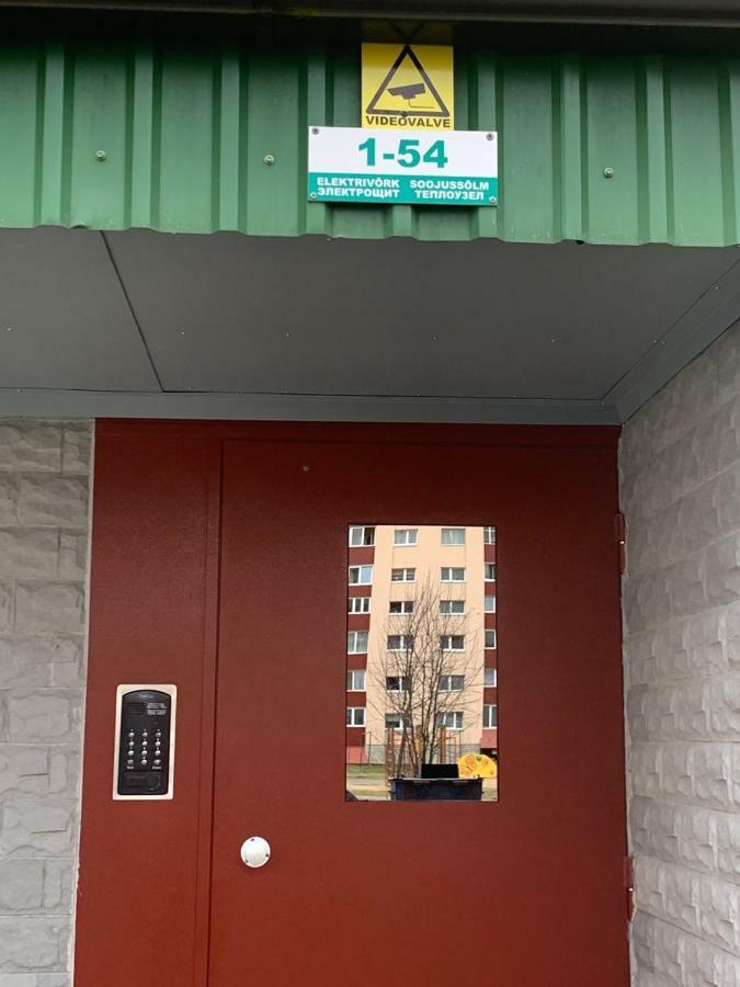 Orehovaya Gorka Apartamenty S Balconom I Liftom Narva Dış mekan fotoğraf